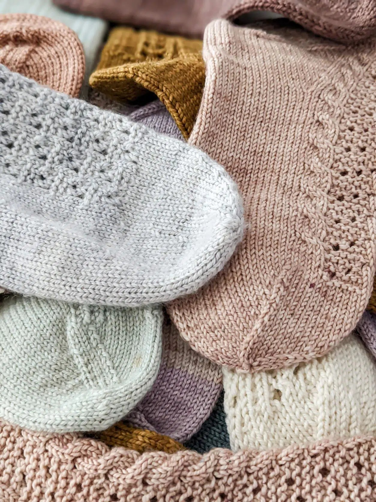 Customizing Socks with Different Heels and Toes - Lauren Rad - Fri. 7/31